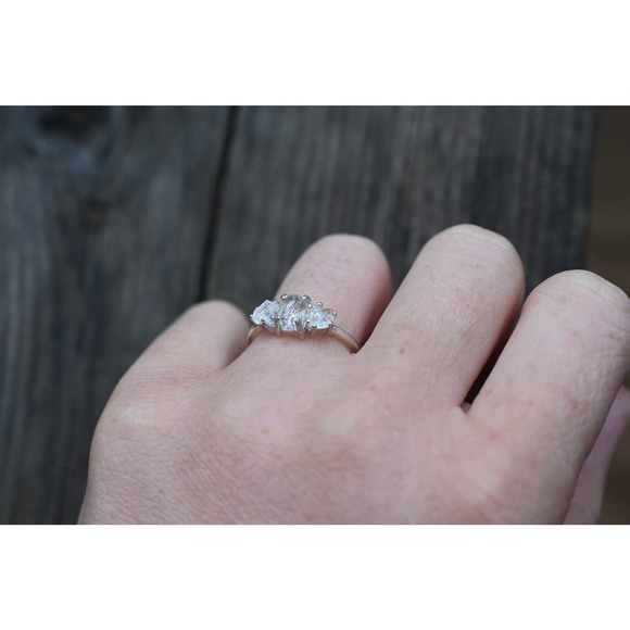 Alternative Engagement Ring Raw Stone Ring Rough Uncut Diamond Ring Mode… - Picture 3 of 6